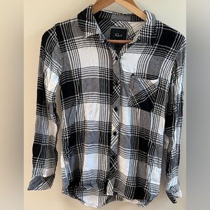 Rails Black and White Flannel Long Sleeve Button Down Shirt. XS